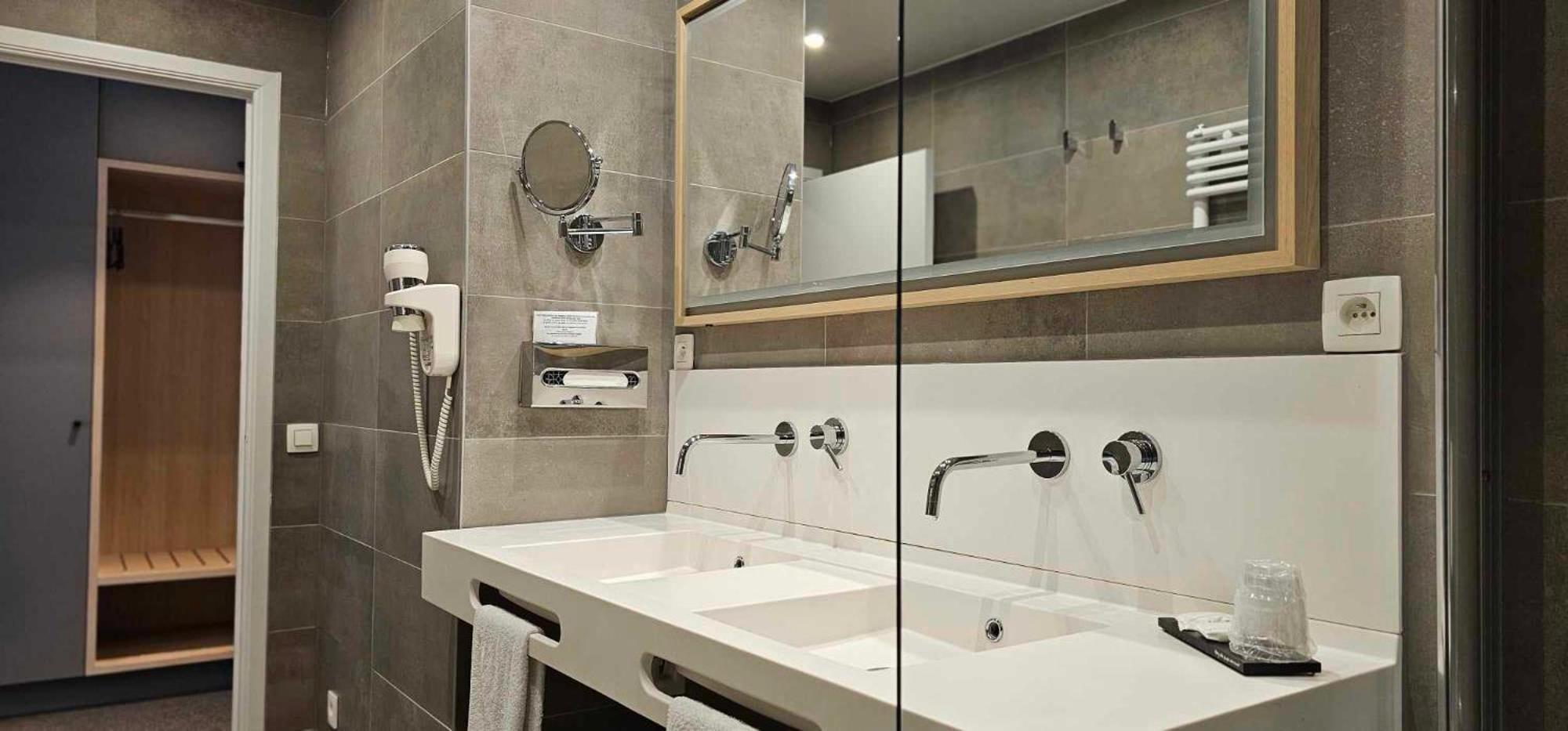 Hotel Les 3 Cles Gembloux Zewnętrze zdjęcie